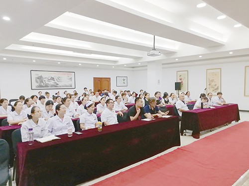 8月1日,北京四惠中医医院就“北京市基本医保新政策及相关知识”开展了全院职工培训大会相关图片